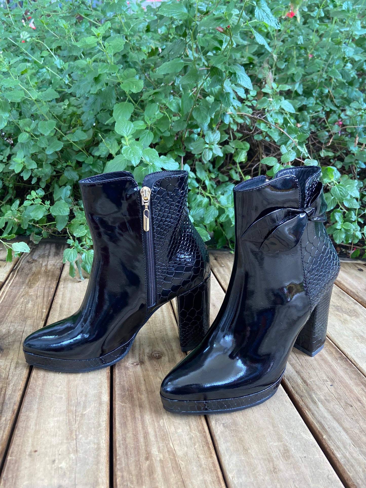 BOTIN CHAROL