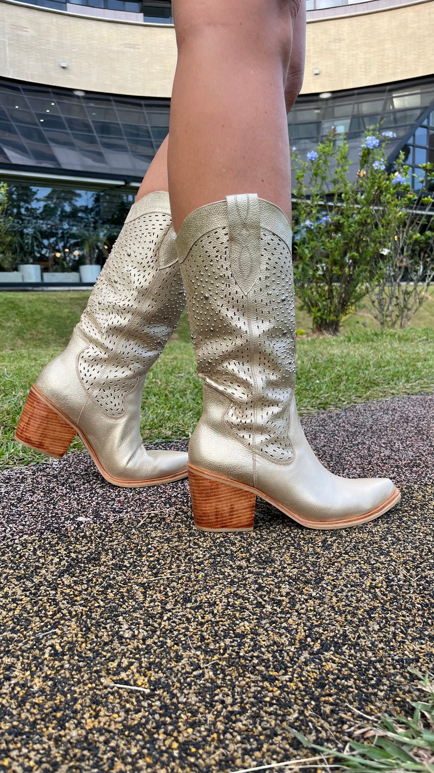 BOTA LARGA