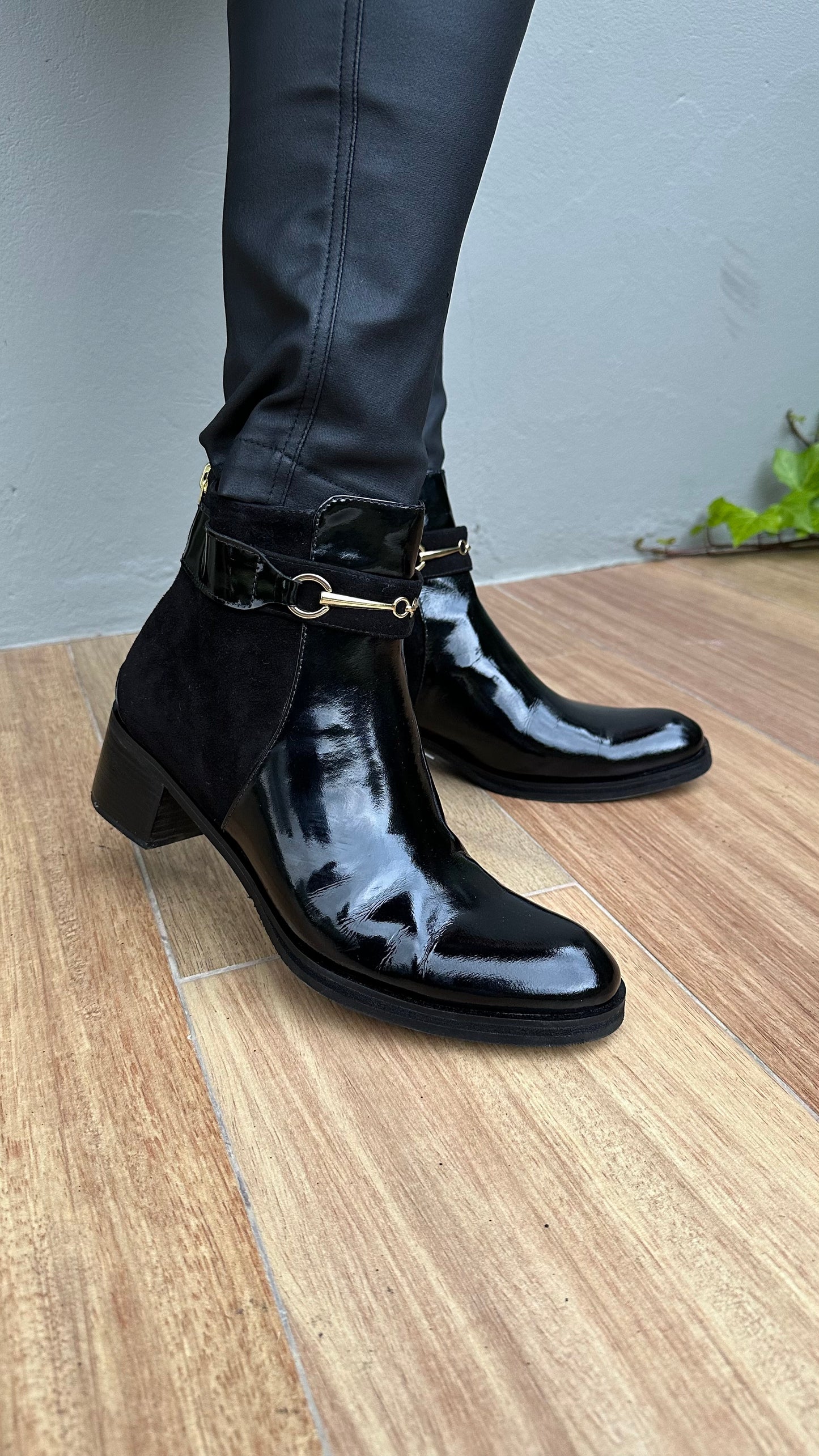 BOTIN CHAROL
