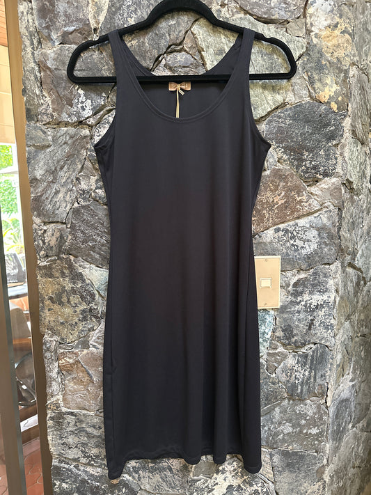 VESTIDO BÁSICO