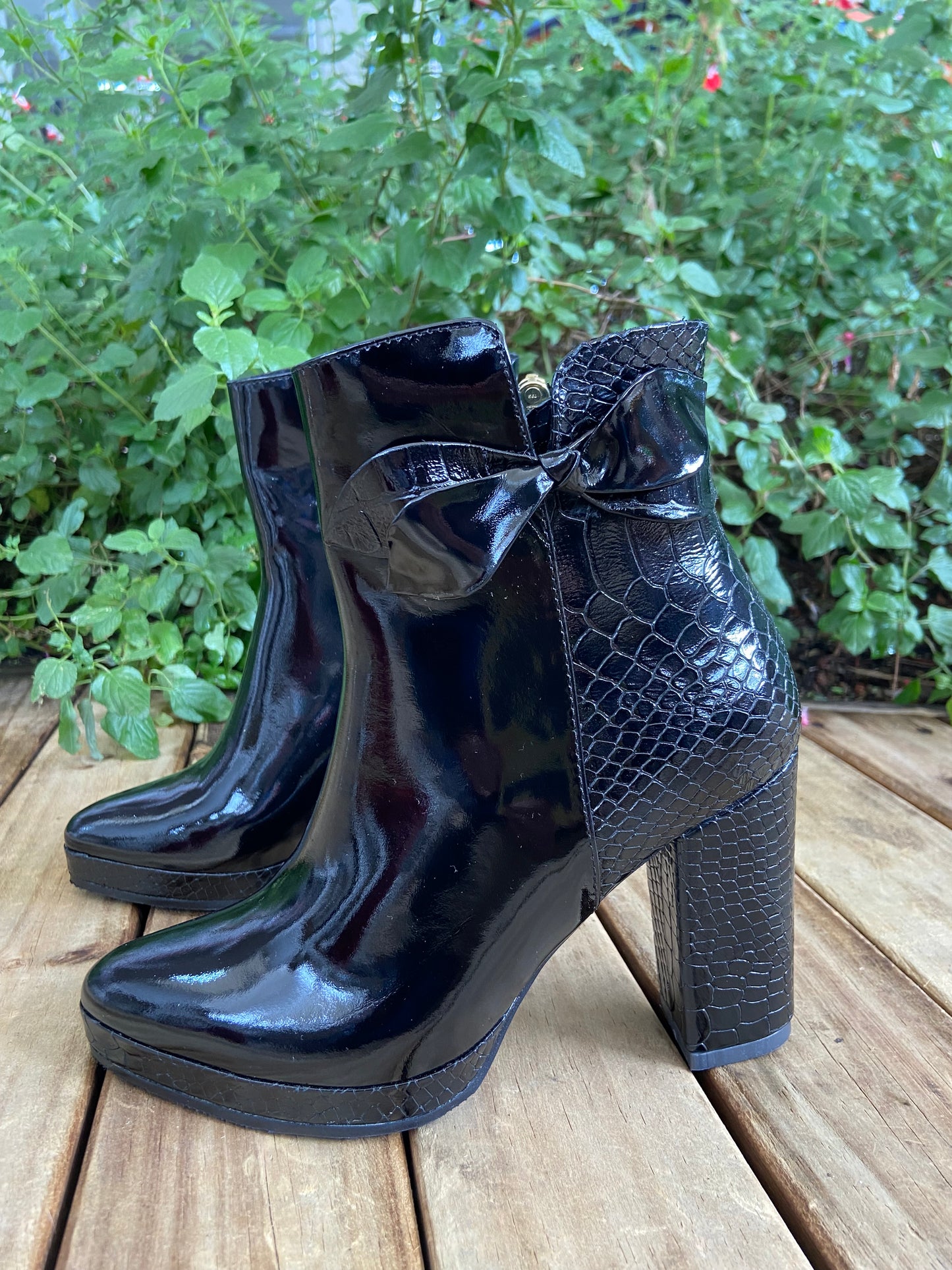 BOTIN CHAROL